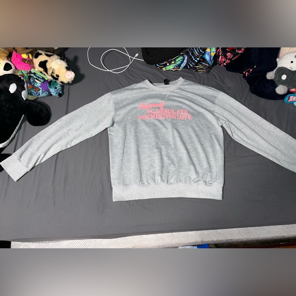 Grey shirt from DAZY on SHEIN; “Happiness is a desolate soul meeting love”